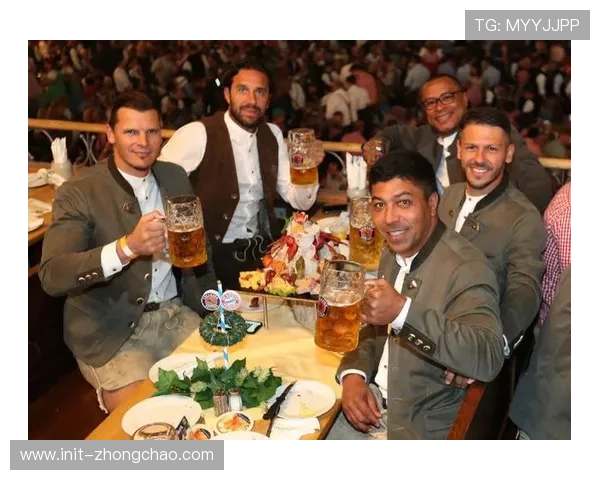 拜仁球员啤酒节私人聚会曝光,俱乐部未予评论 拜仁球员啤酒节私人聚会曝光,俱乐部未予评论